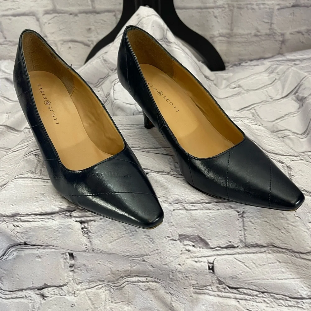 Karen Scott Clancy Style Women’s Navy Heel/Pumps Pre-Owned Condition‎ Size 10
